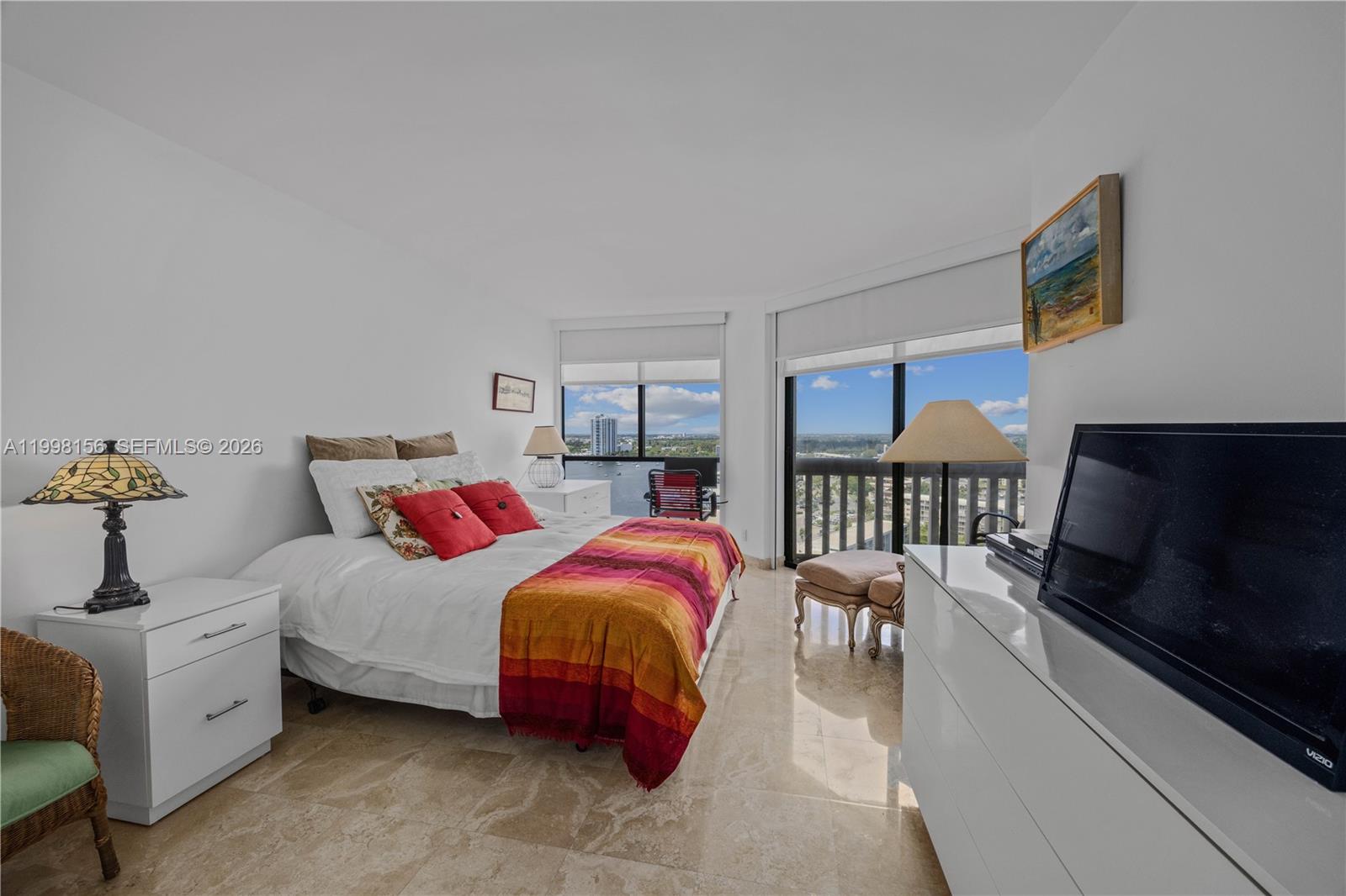 1000 W Island Blvd #1910, Aventura FL 33160