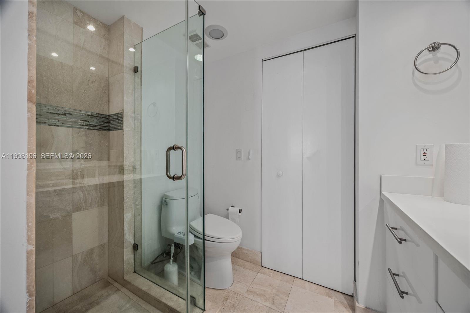 1000 W Island Blvd #1910, Aventura FL 33160