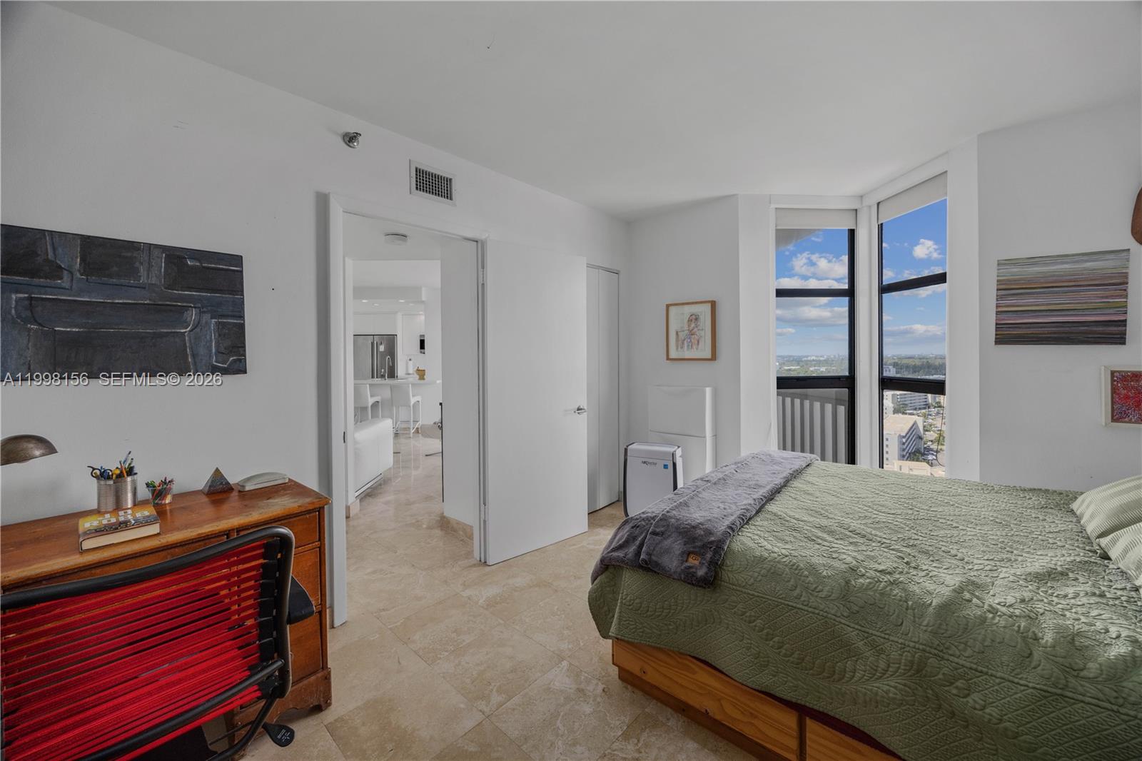 1000 W Island Blvd #1910, Aventura FL 33160