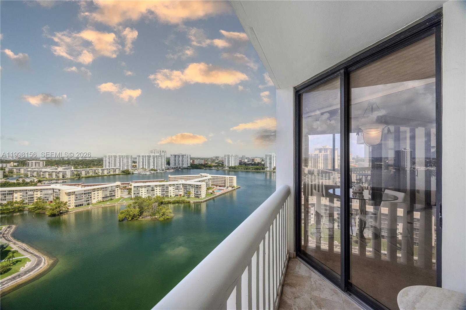 1000 W Island Blvd #1910, Aventura FL 33160