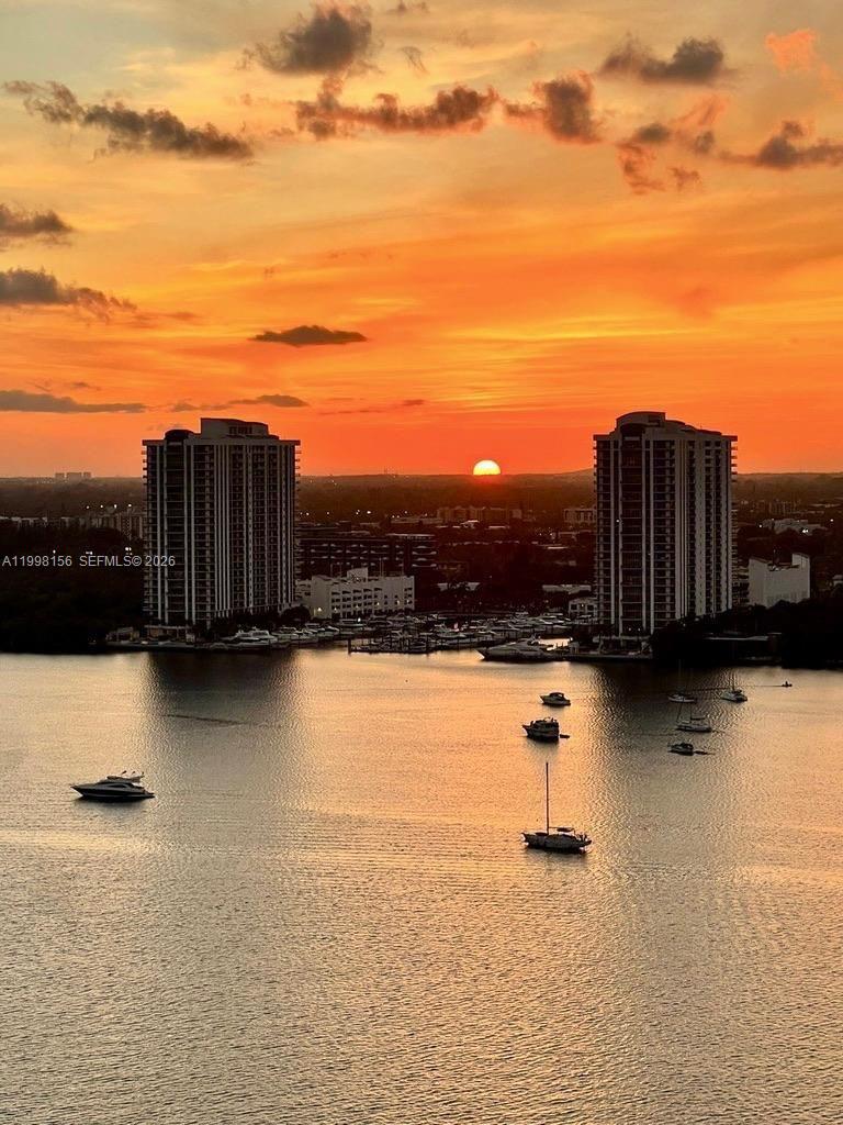1000 W Island Blvd #1910, Aventura FL 33160