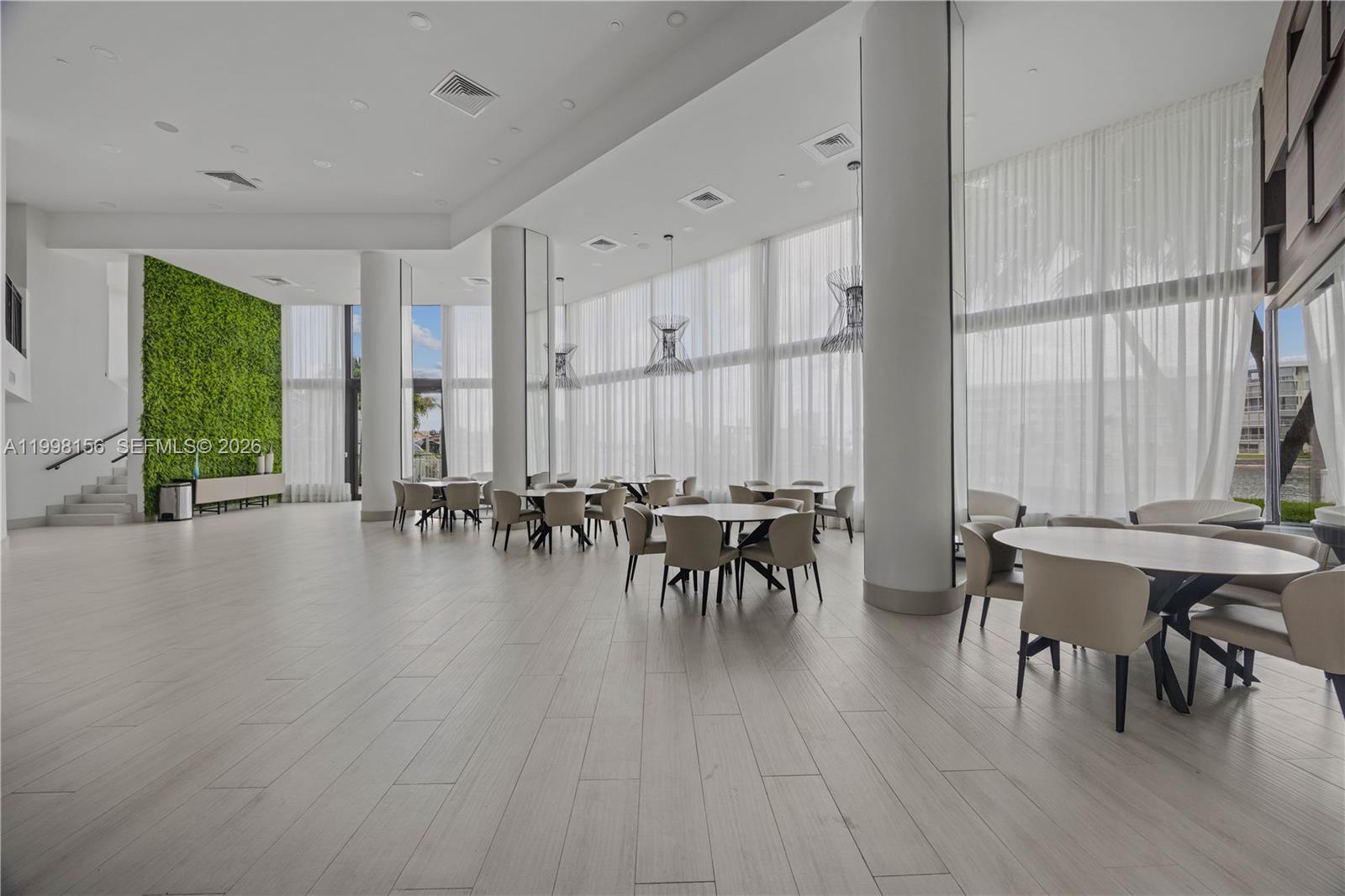 1000 W Island Blvd #1910, Aventura FL 33160