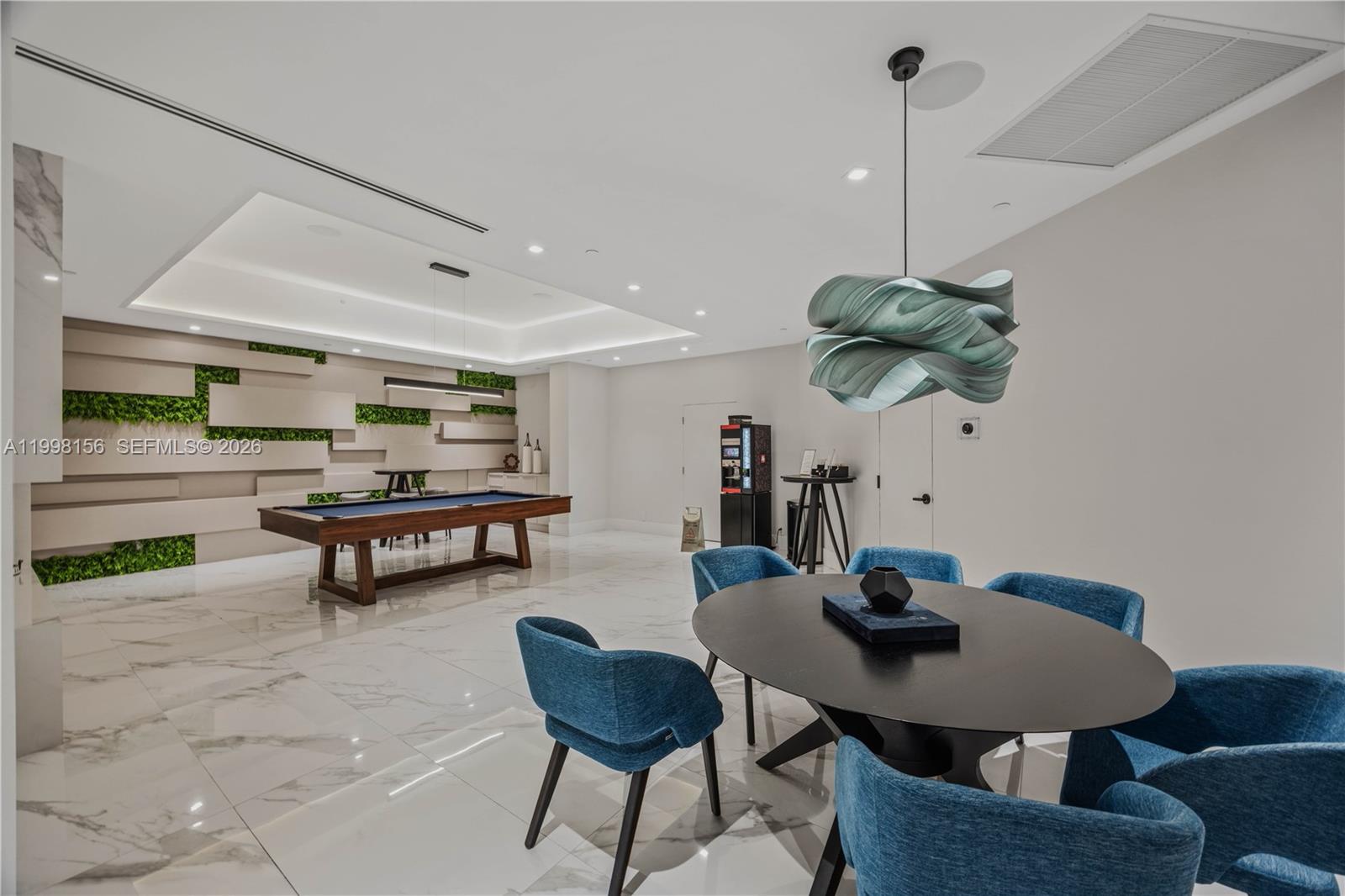 1000 W Island Blvd #1910, Aventura FL 33160