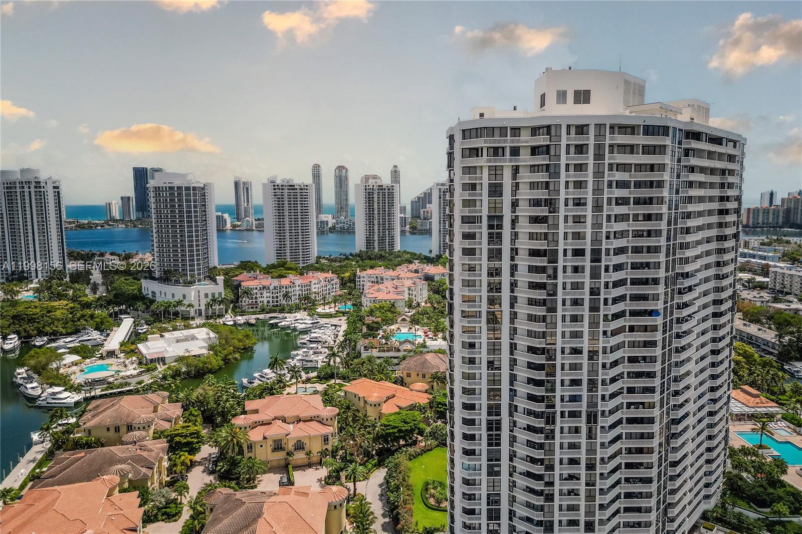 1000 W Island Blvd #1910, Aventura FL 33160