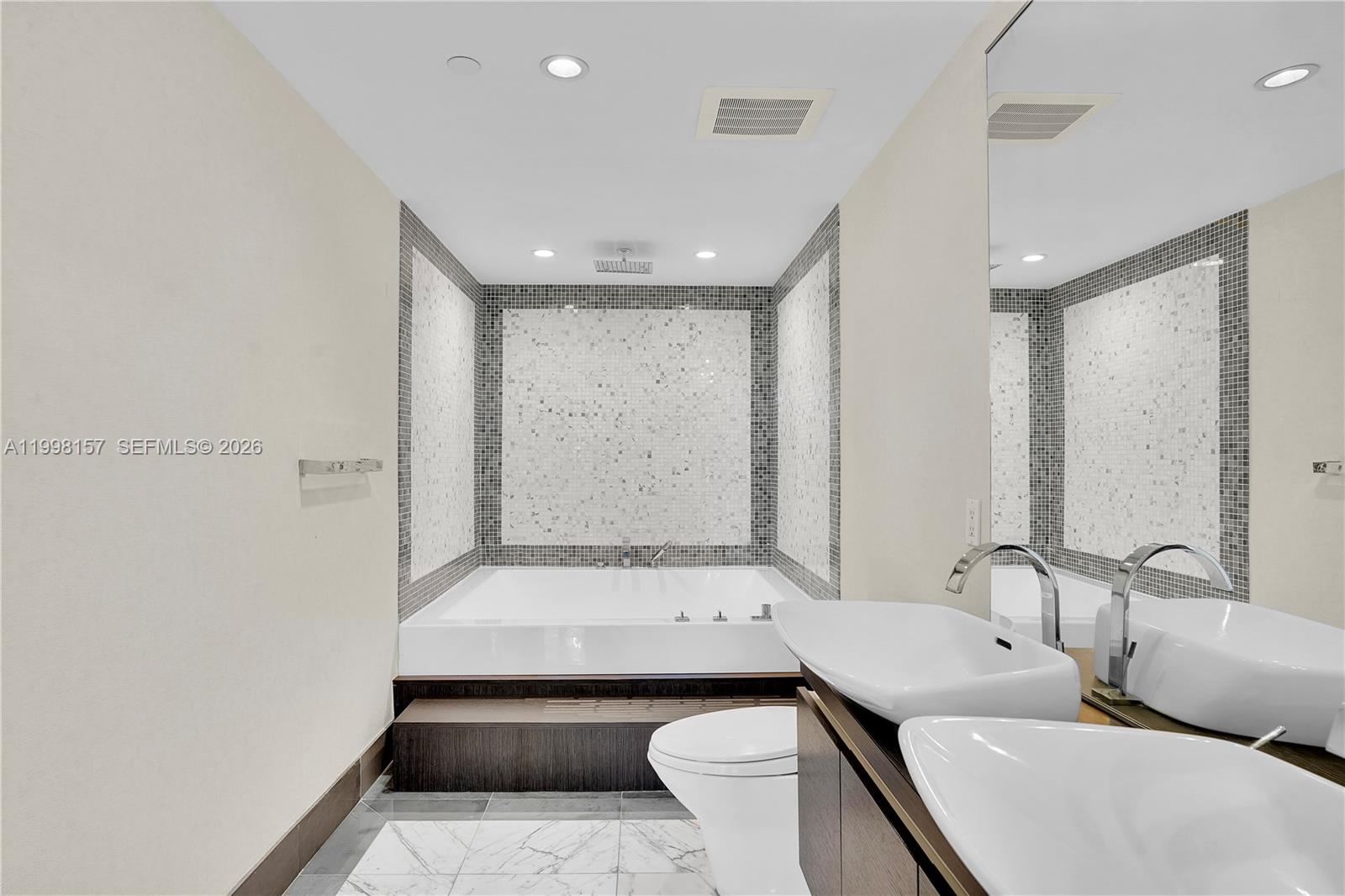 200 Biscayne Boulevard Way #503, Miami FL 33131