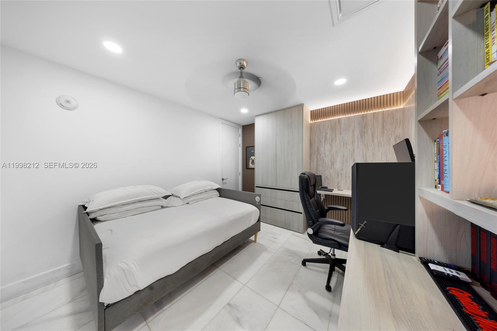 700 NE 26th Ter #2202, Miami FL 33137
