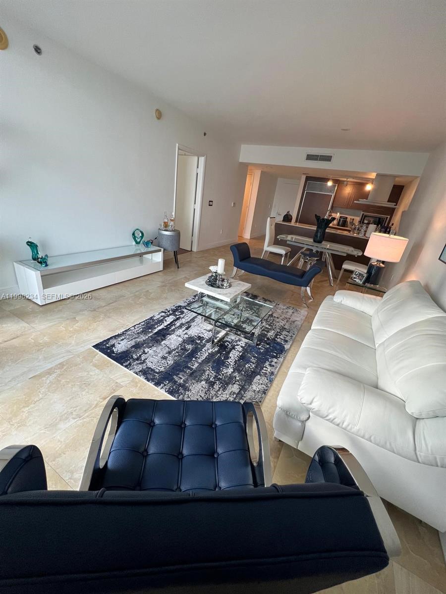 495 Brickell ave #2707, Miami FL 33131