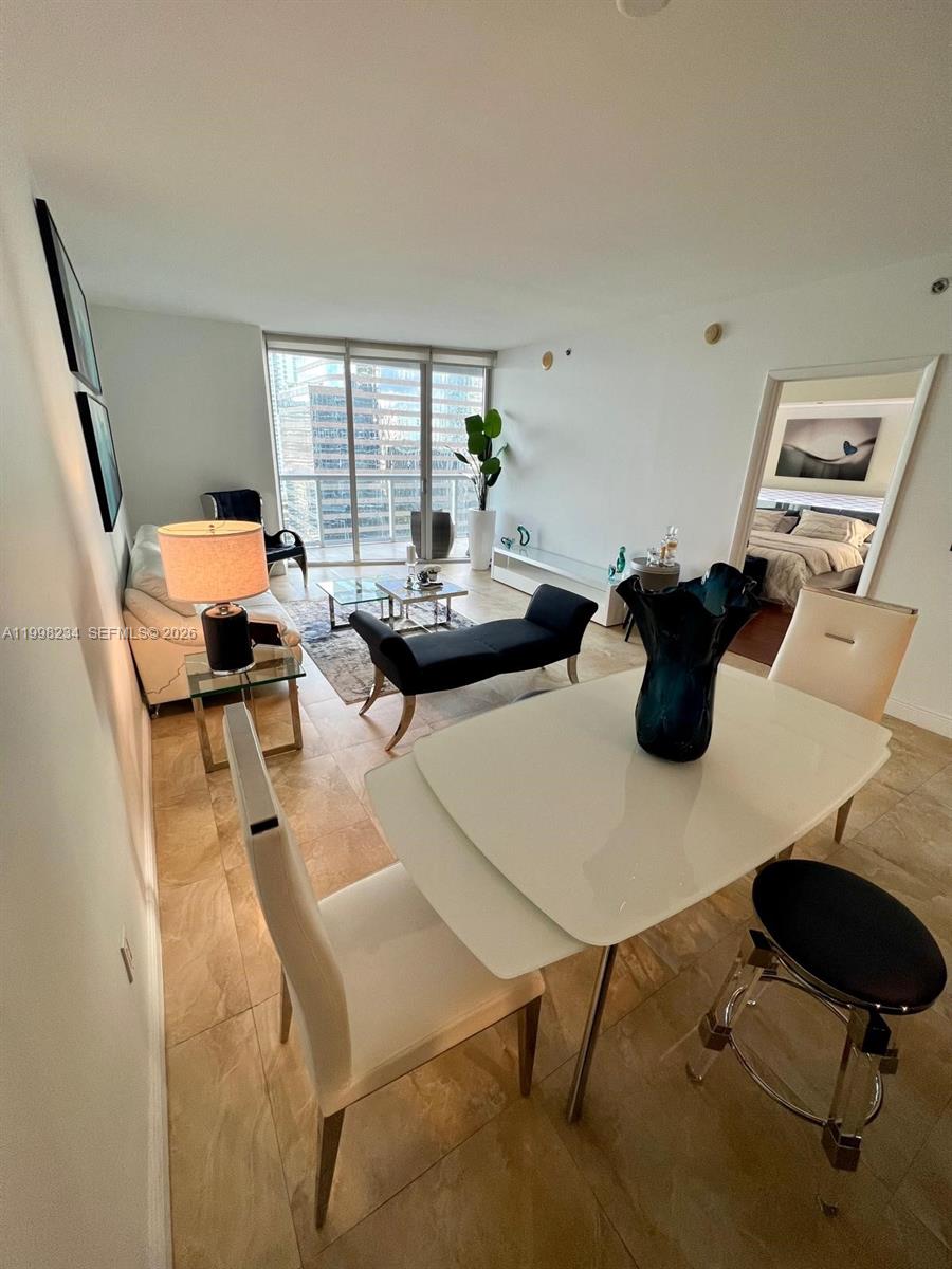 495 Brickell ave #2707, Miami FL 33131
