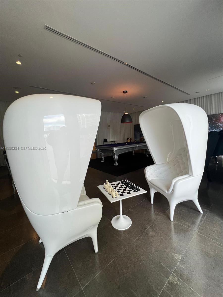 495 Brickell ave #2707, Miami FL 33131