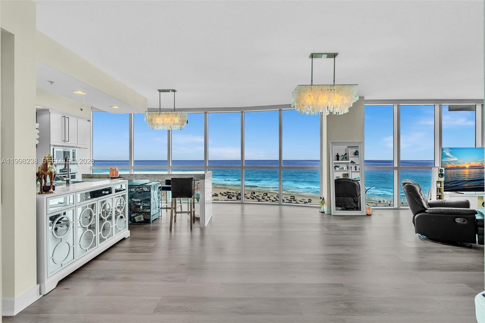 3801 Collins Ave #806, Miami Beach FL 33140