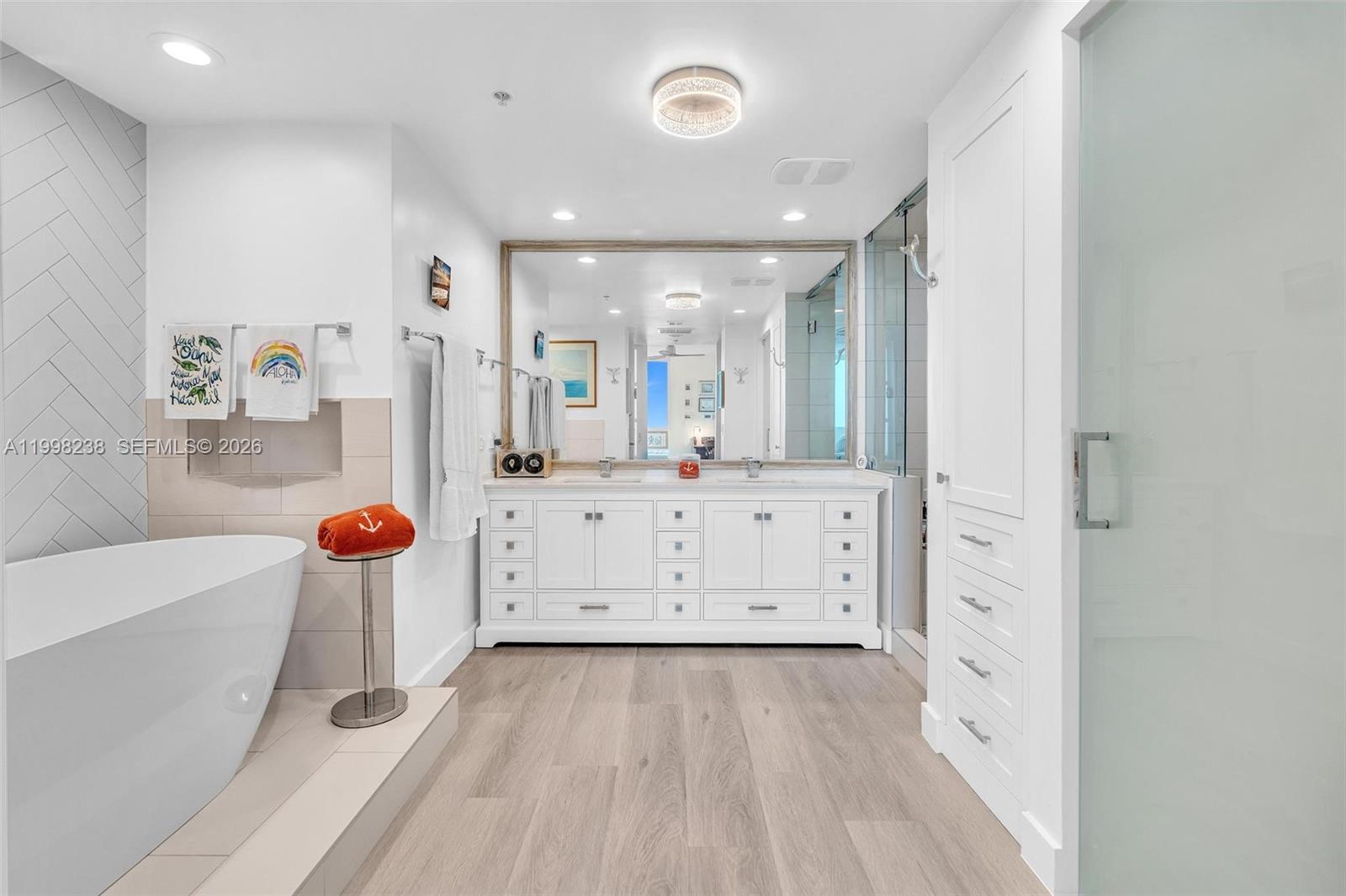 3801 Collins Ave #806, Miami Beach FL 33140