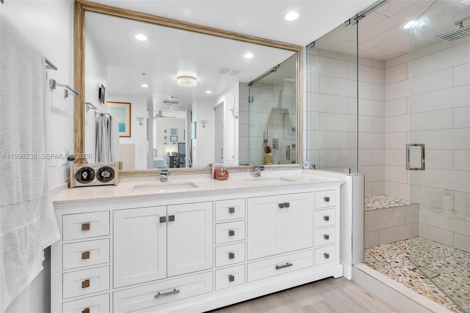 3801 Collins Ave #806, Miami Beach FL 33140