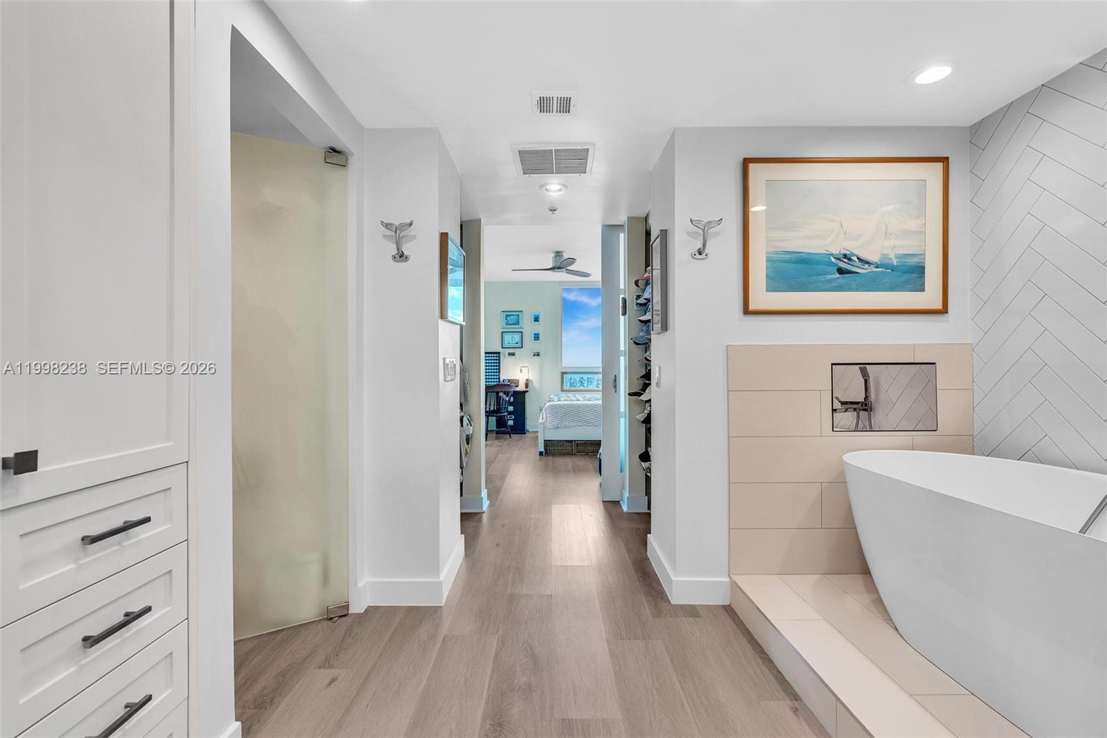3801 Collins Ave #806, Miami Beach FL 33140