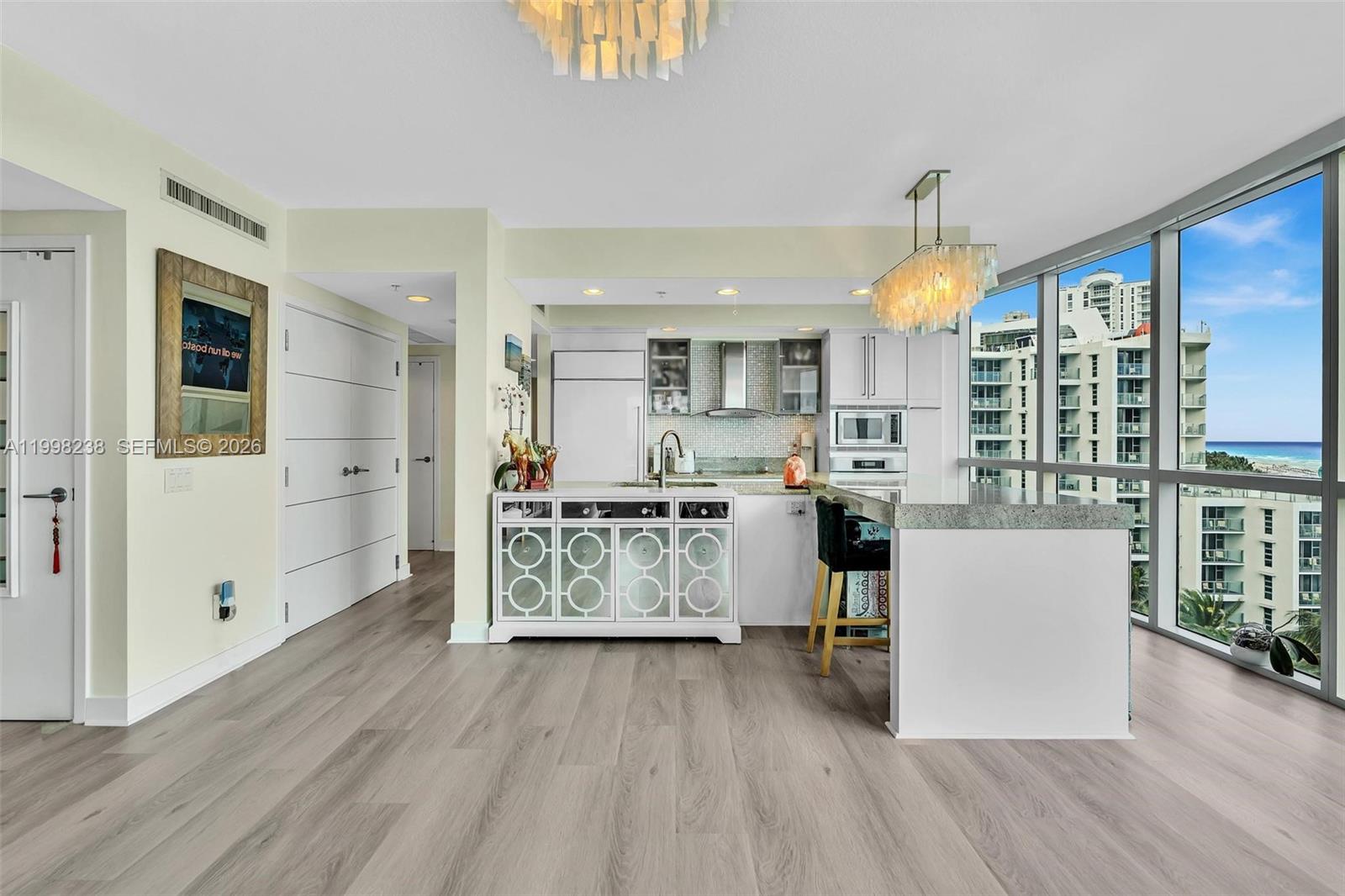 3801 Collins Ave #806, Miami Beach FL 33140