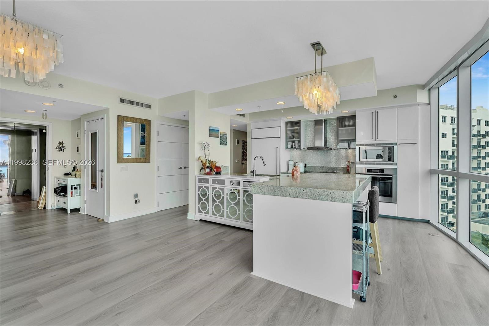 3801 Collins Ave #806, Miami Beach FL 33140