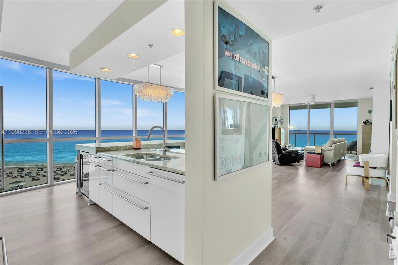 3801 Collins Ave #806, Miami Beach FL 33140
