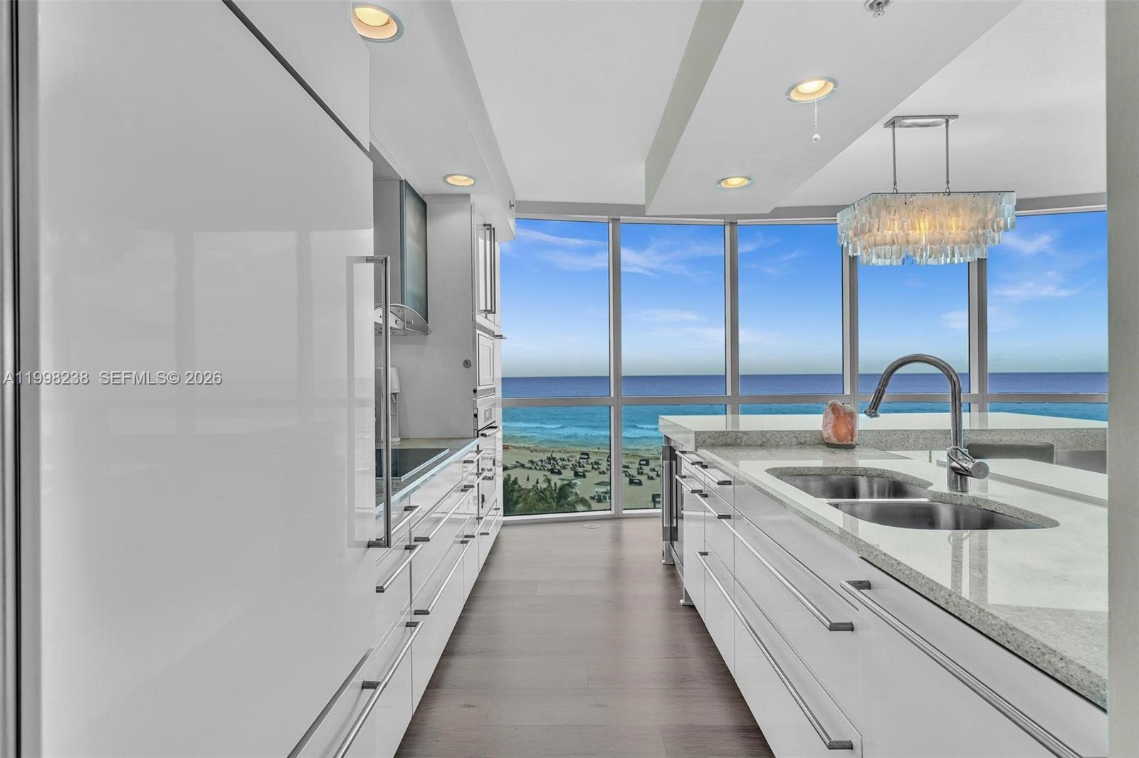 3801 Collins Ave #806, Miami Beach FL 33140