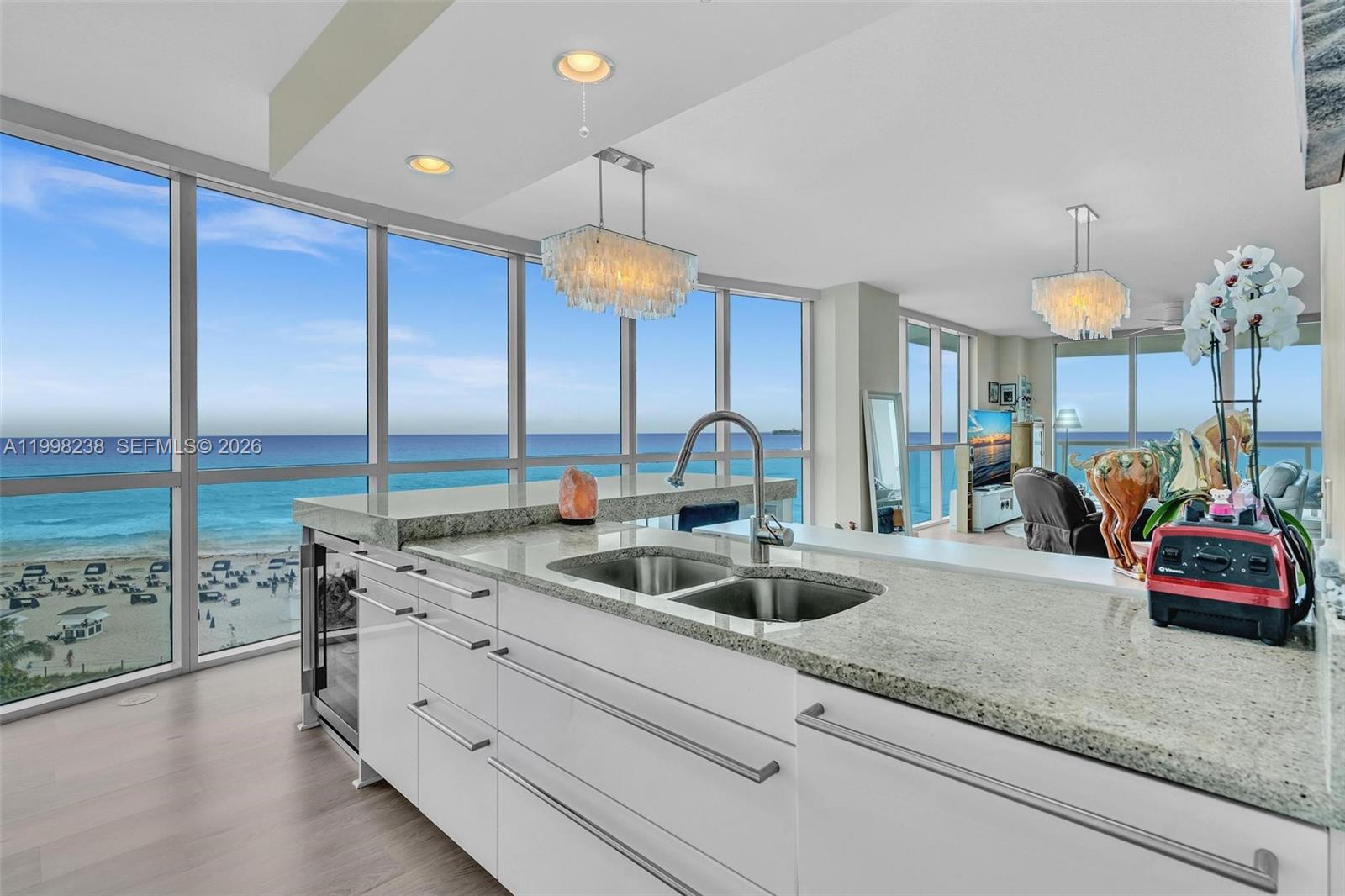 3801 Collins Ave #806, Miami Beach FL 33140