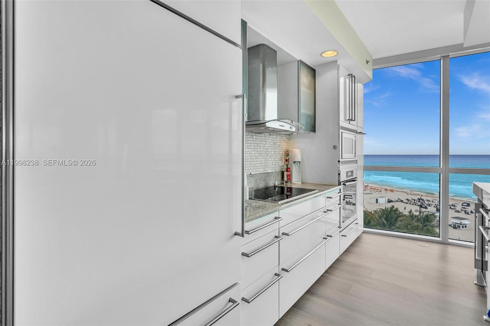 3801 Collins Ave #806, Miami Beach FL 33140