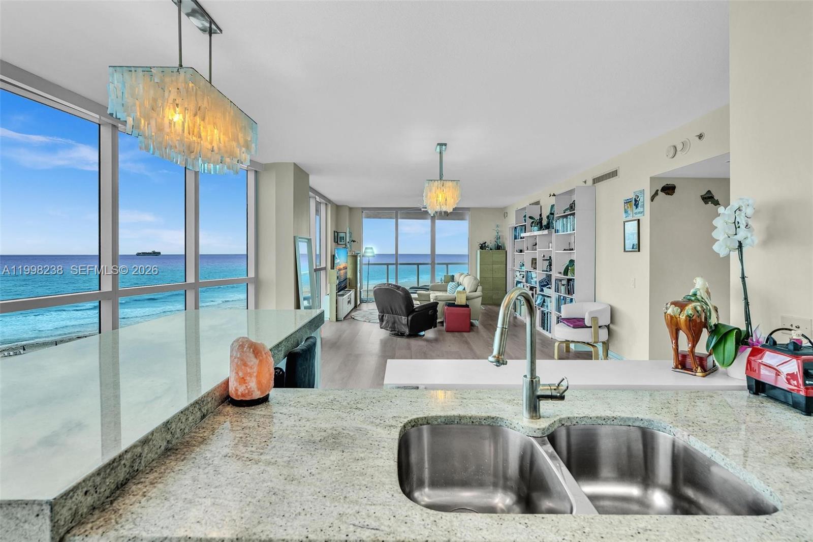 3801 Collins Ave #806, Miami Beach FL 33140