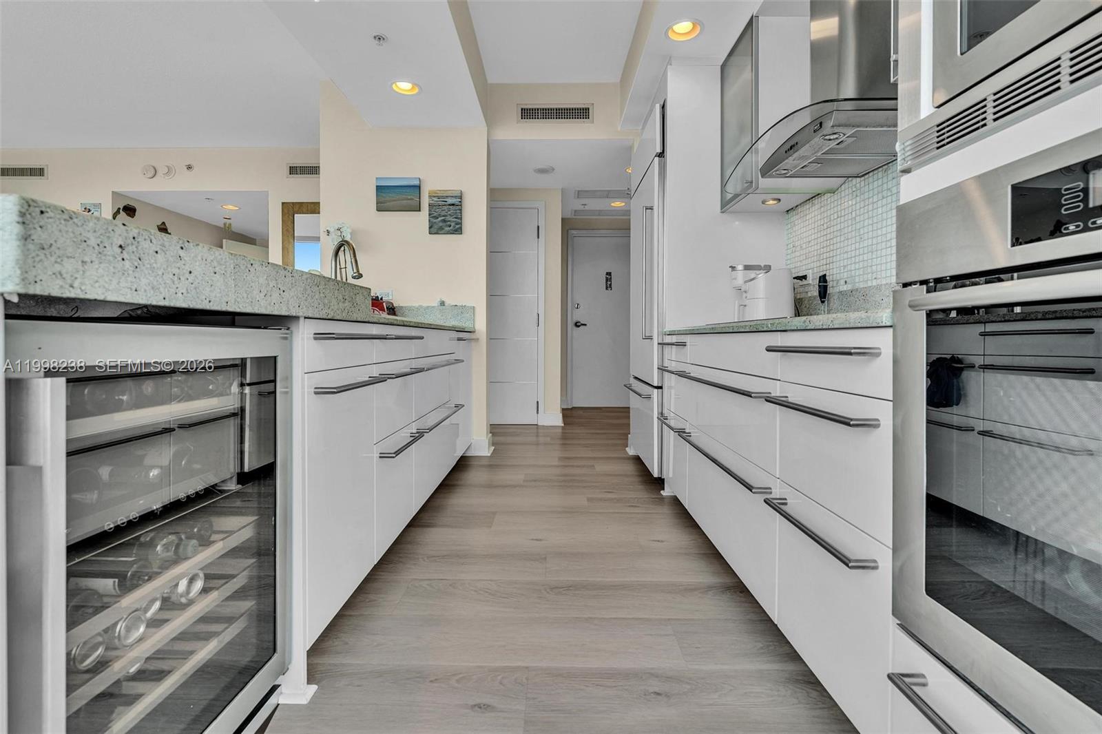 3801 Collins Ave #806, Miami Beach FL 33140