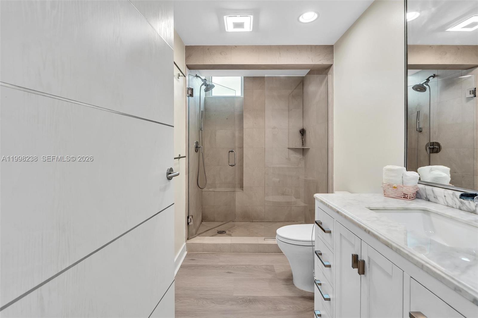 3801 Collins Ave #806, Miami Beach FL 33140