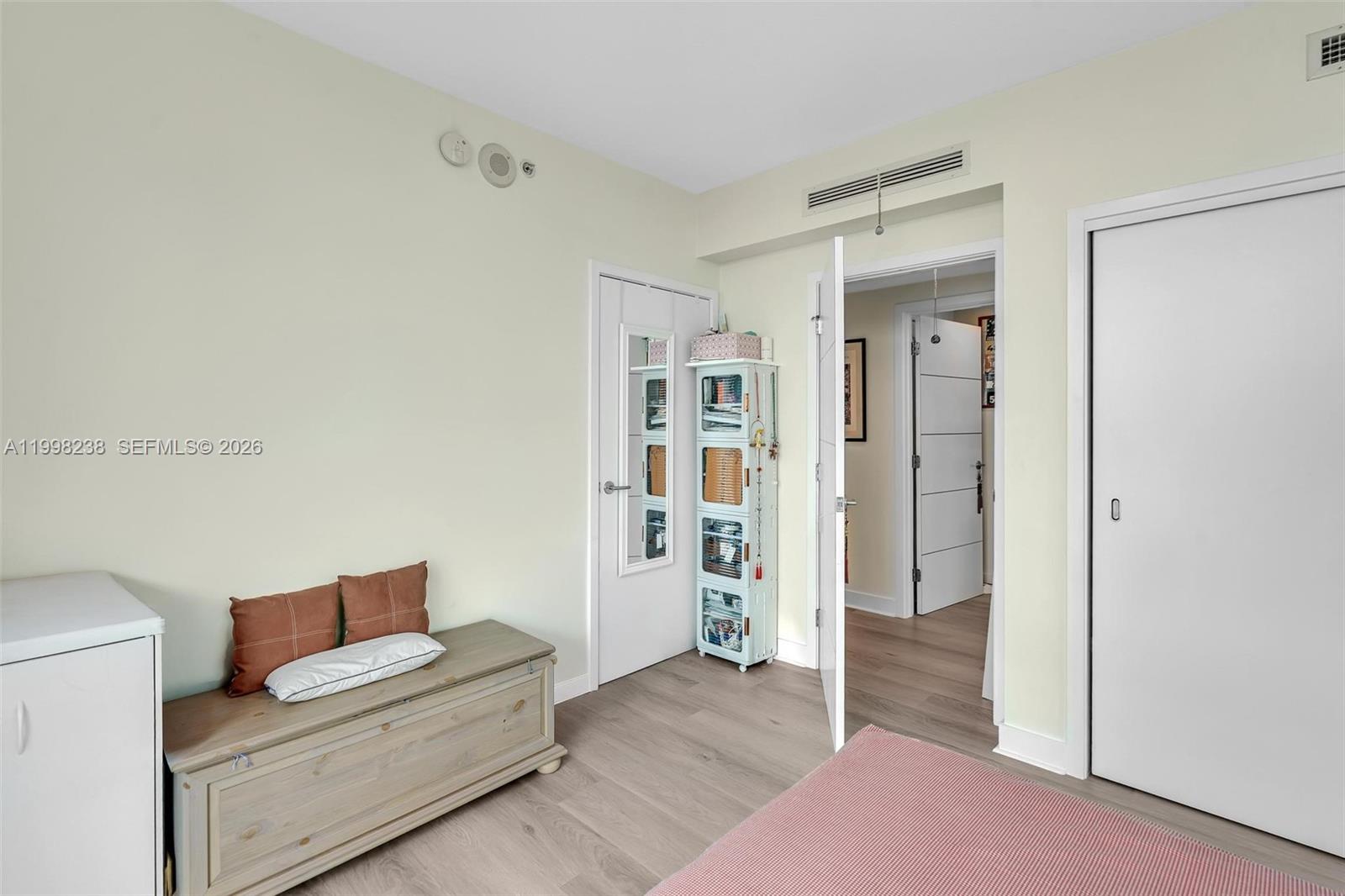 3801 Collins Ave #806, Miami Beach FL 33140