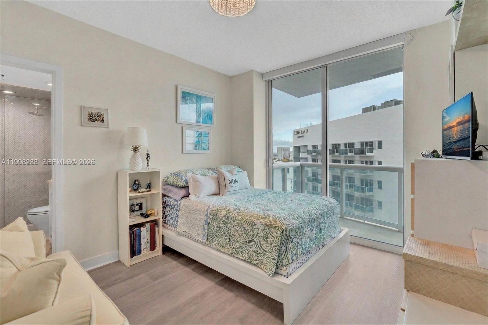 3801 Collins Ave #806, Miami Beach FL 33140