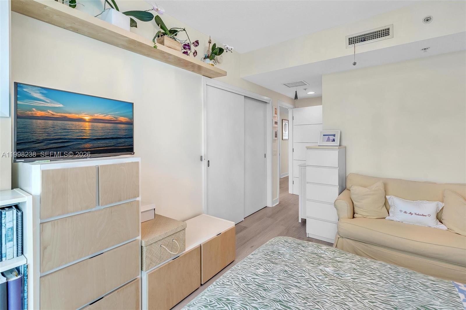 3801 Collins Ave #806, Miami Beach FL 33140