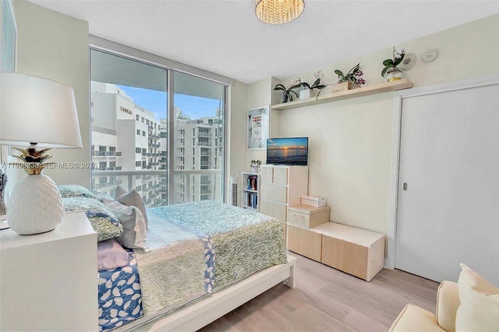 3801 Collins Ave #806, Miami Beach FL 33140