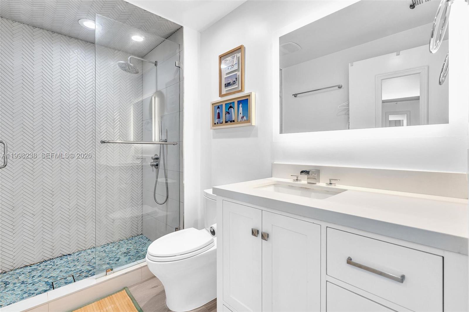3801 Collins Ave #806, Miami Beach FL 33140