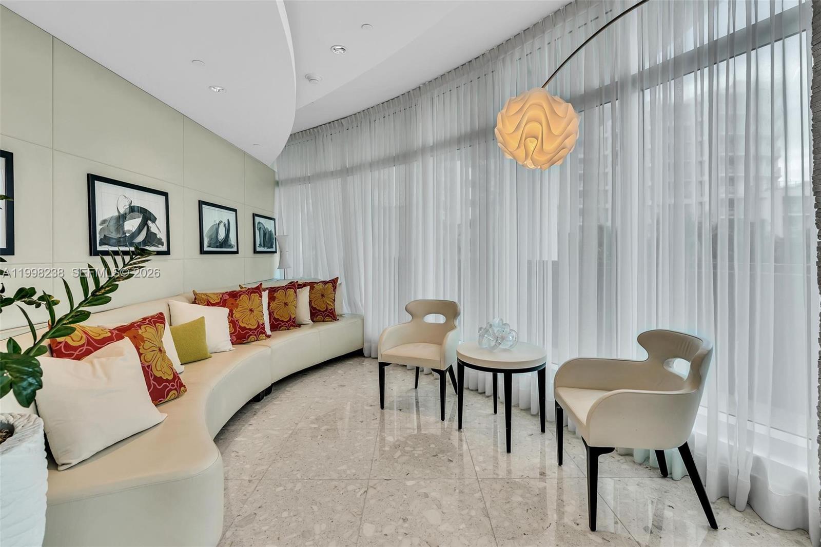 3801 Collins Ave #806, Miami Beach FL 33140