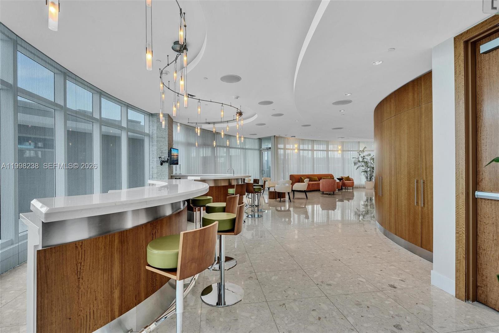 3801 Collins Ave #806, Miami Beach FL 33140