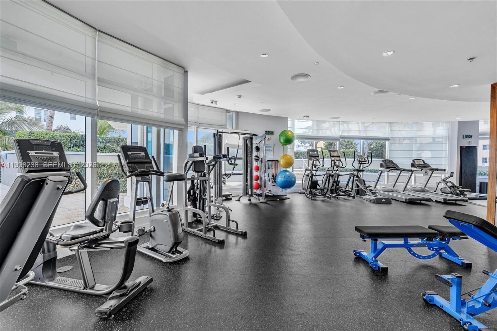 3801 Collins Ave #806, Miami Beach FL 33140