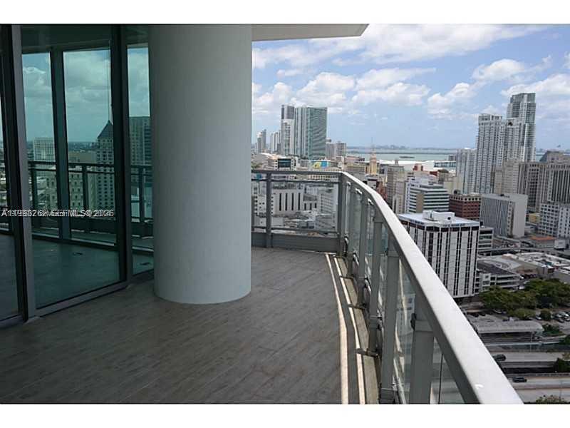 90 SW 3rd St #3104, Miami FL 33130