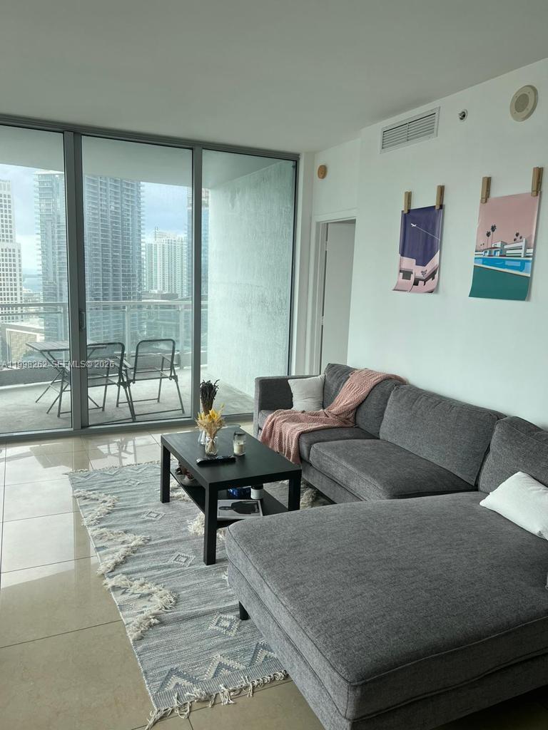 90 SW 3rd St #3104, Miami FL 33130