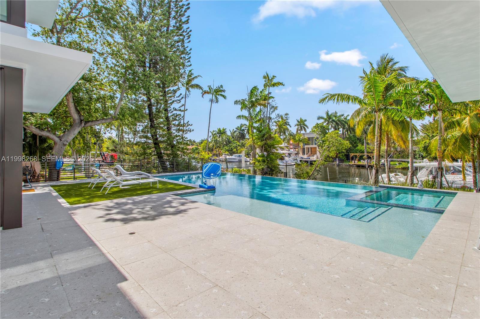 922 NE 78th St, Miami FL 33138