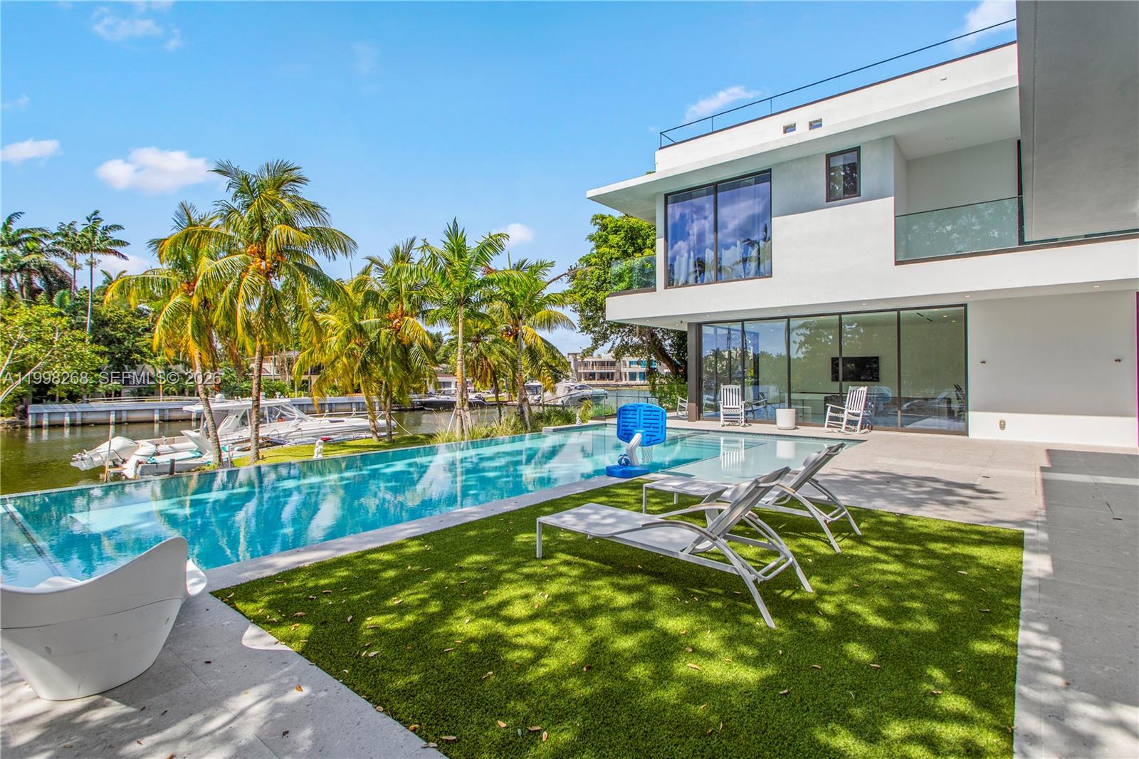 922 NE 78th St, Miami FL 33138