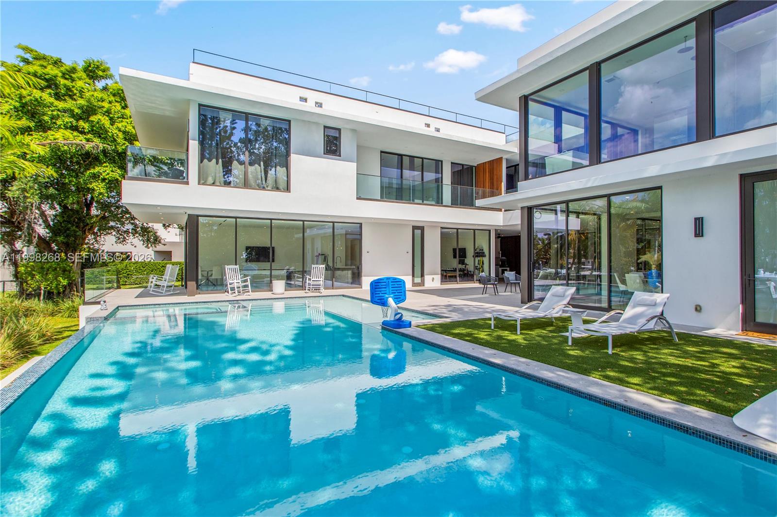 922 NE 78th St, Miami FL 33138