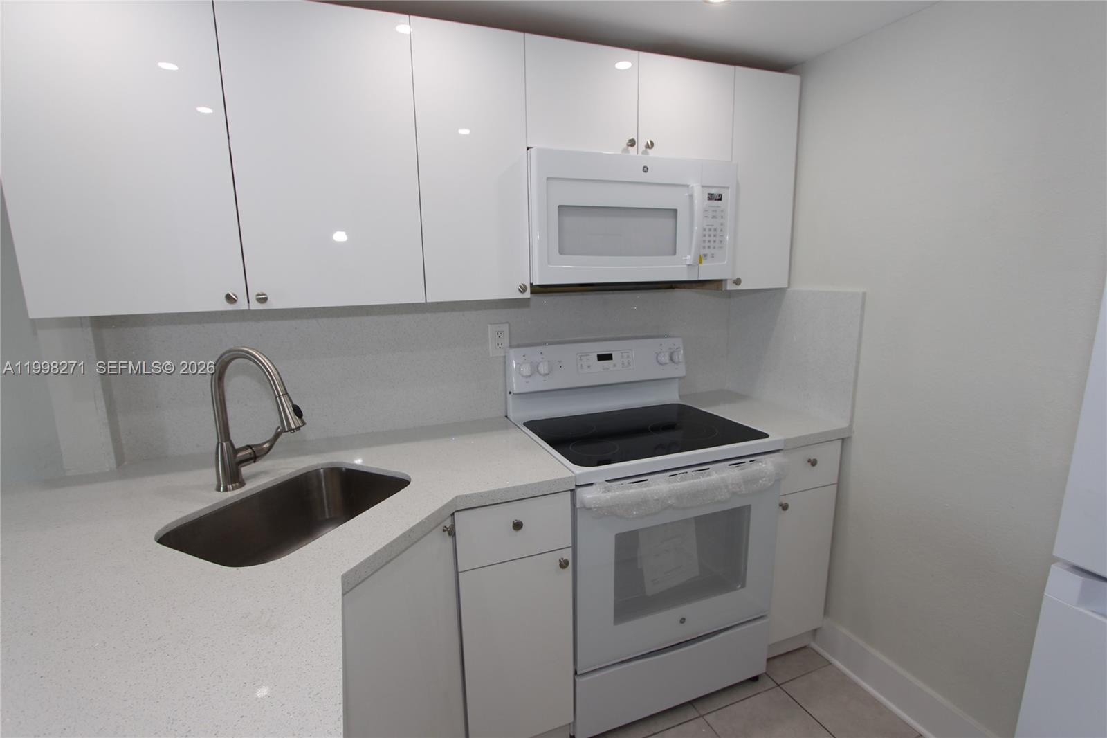 4550 NW 9th St #811E, Miami FL 33126