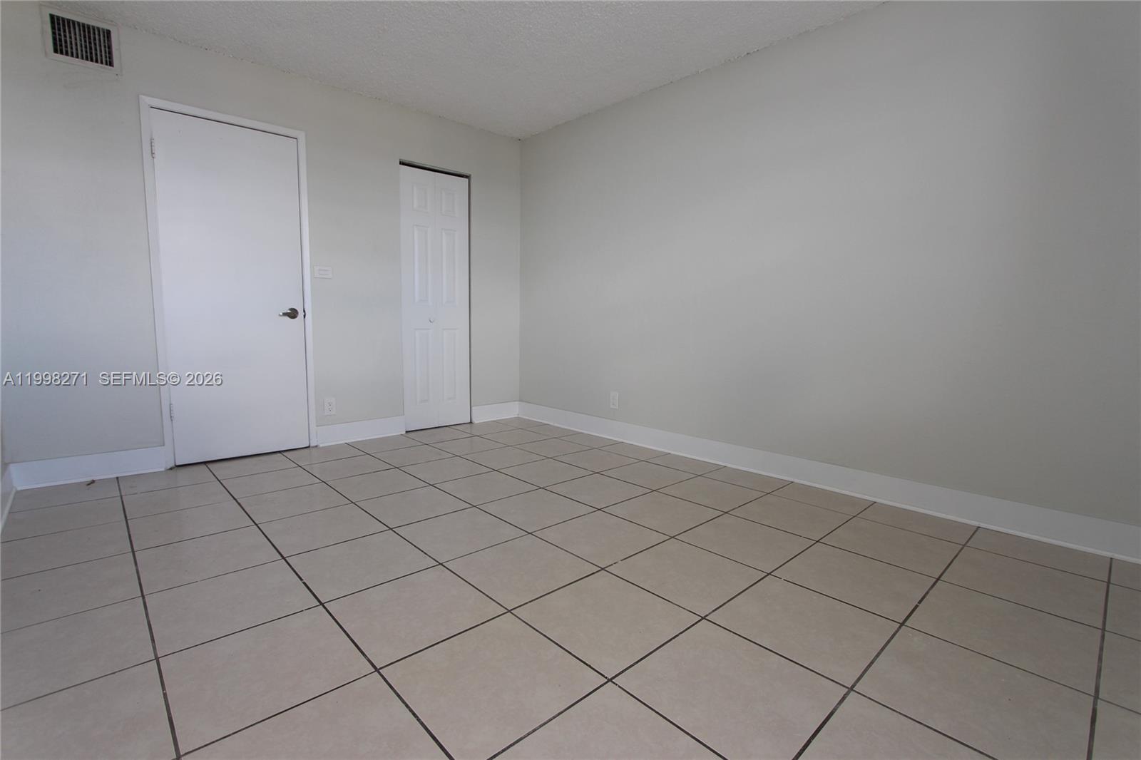 4550 NW 9th St #811E, Miami FL 33126