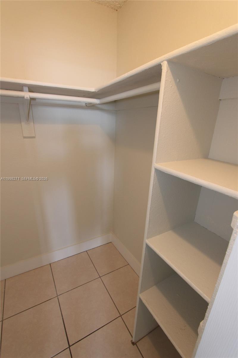 4550 NW 9th St #811E, Miami FL 33126