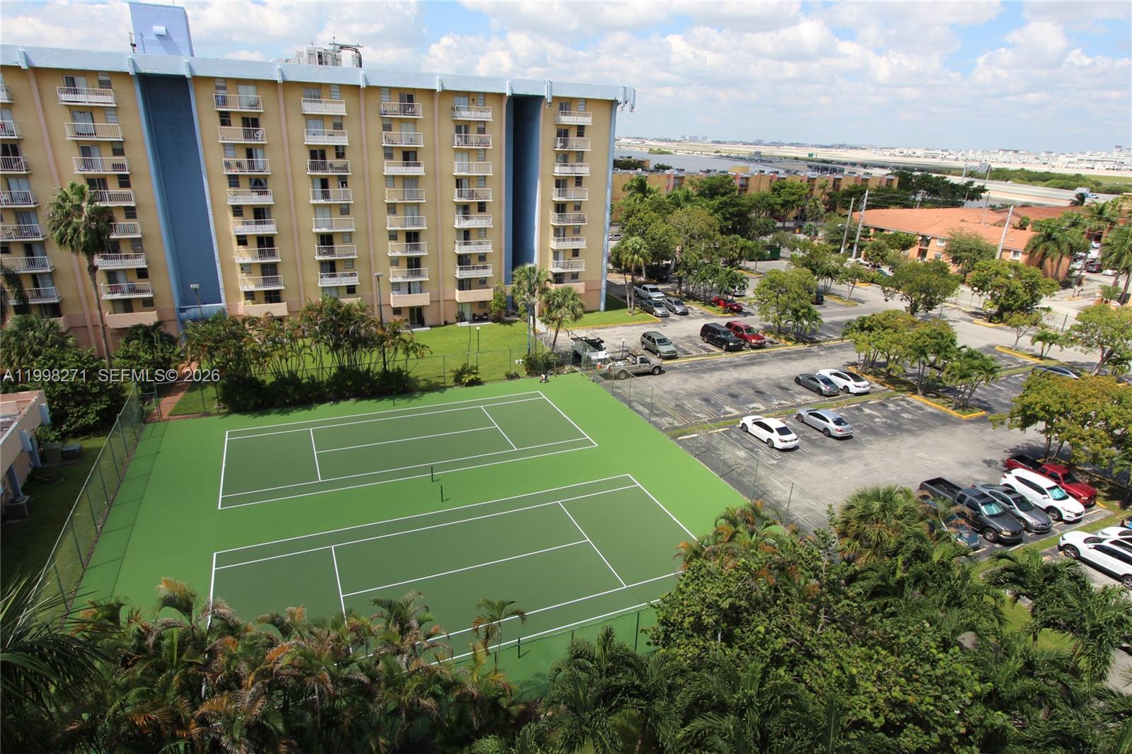 4550 NW 9th St #811E, Miami FL 33126