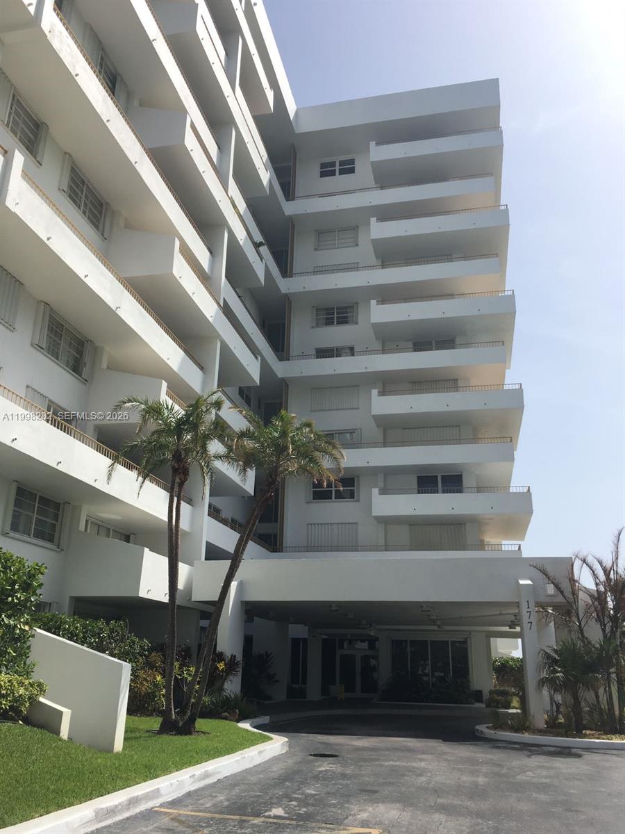 177 Ocean Lane Dr #512, Key Biscayne FL 33149