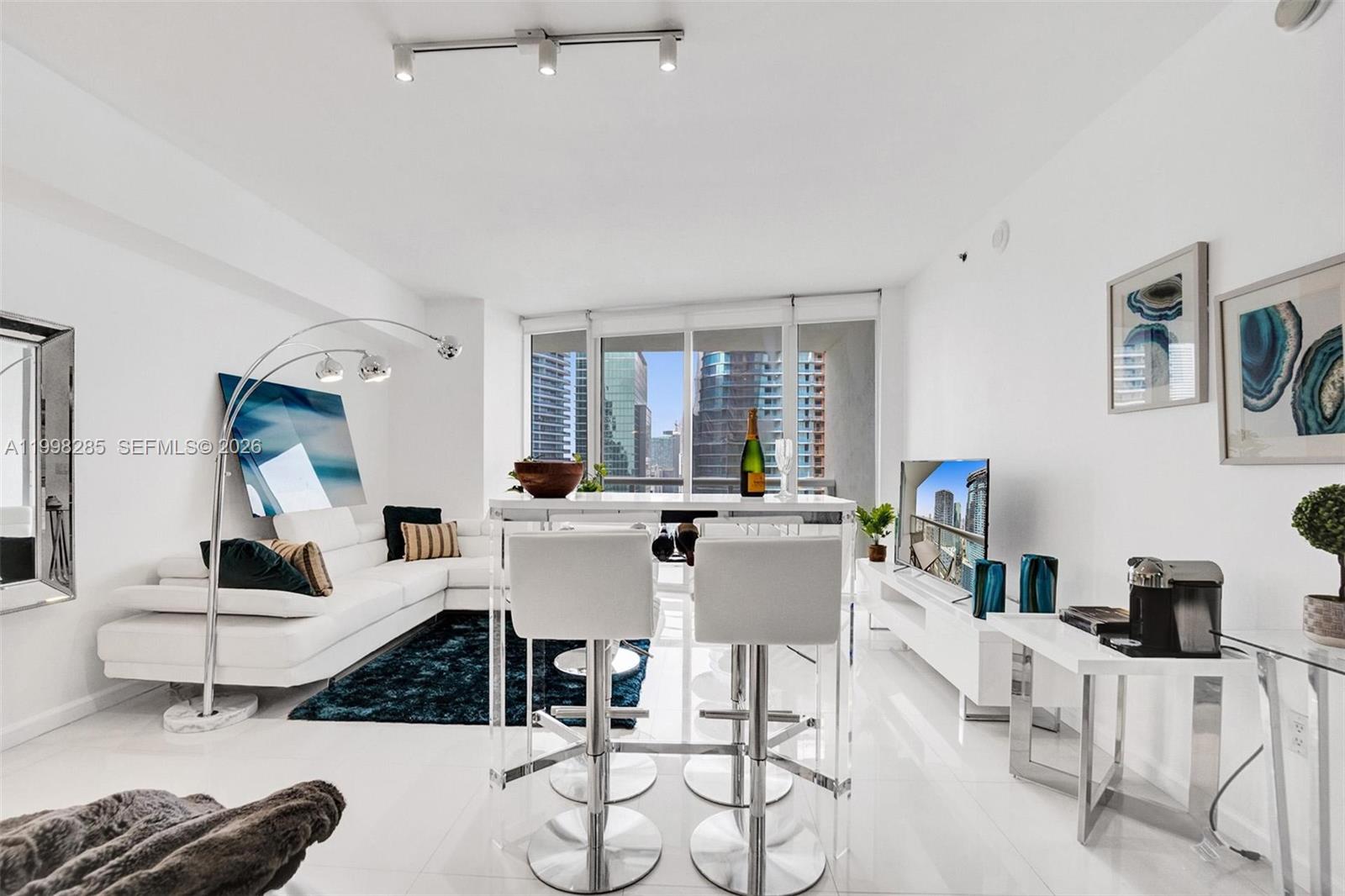475 Brickell Ave #3310, Miami FL 33131