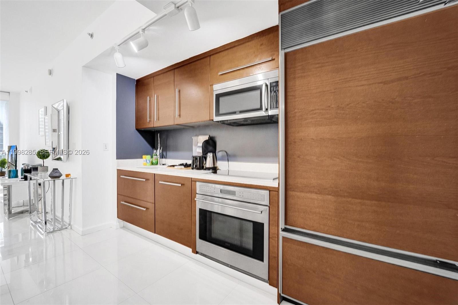 475 Brickell Ave #3310, Miami FL 33131