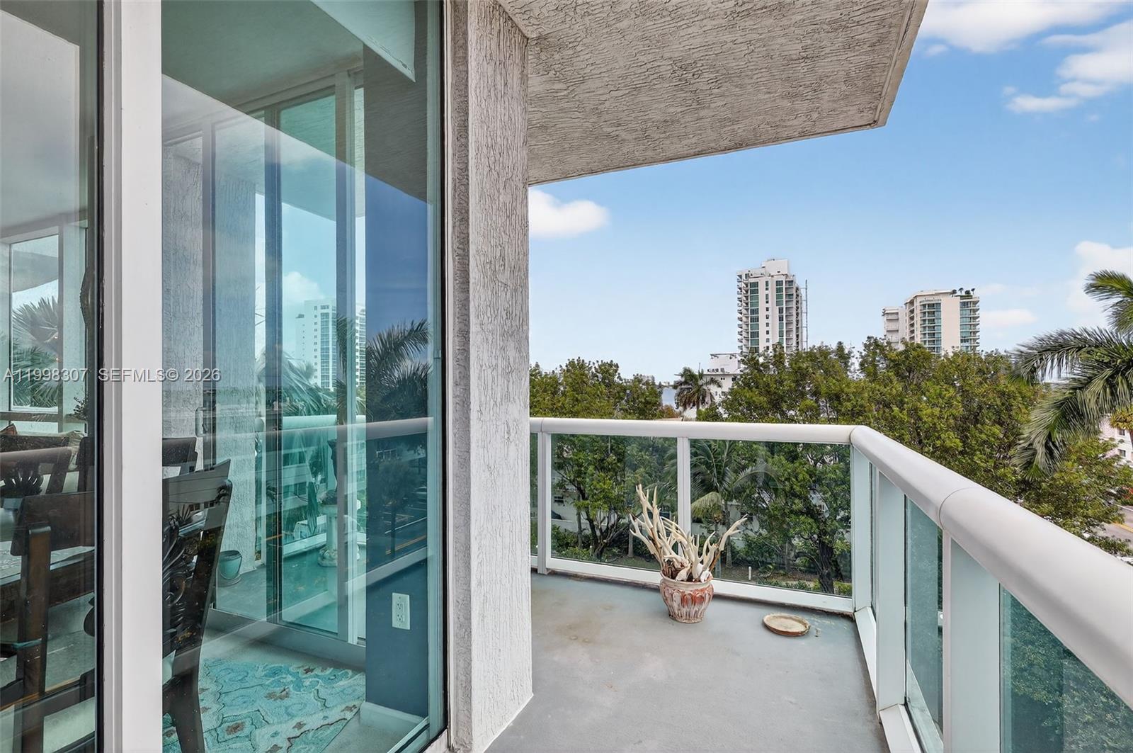 7910 Harbor Island Dr #406, North Bay Village FL 33141