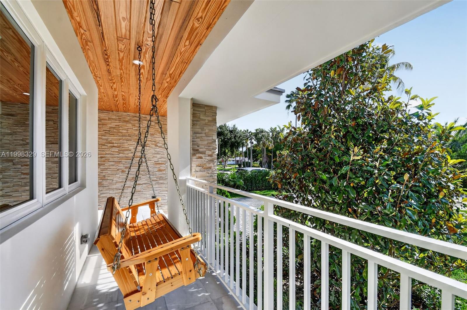 1017 S Palmway, Lake Worth FL 33460