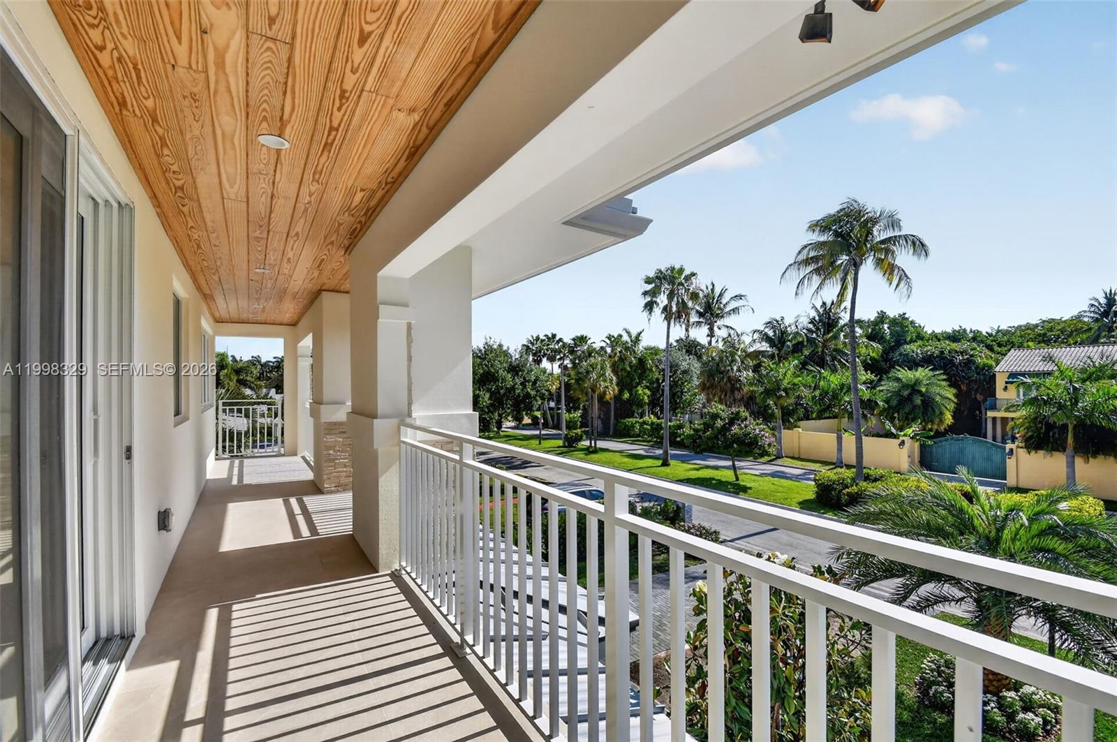 1017 S Palmway, Lake Worth FL 33460