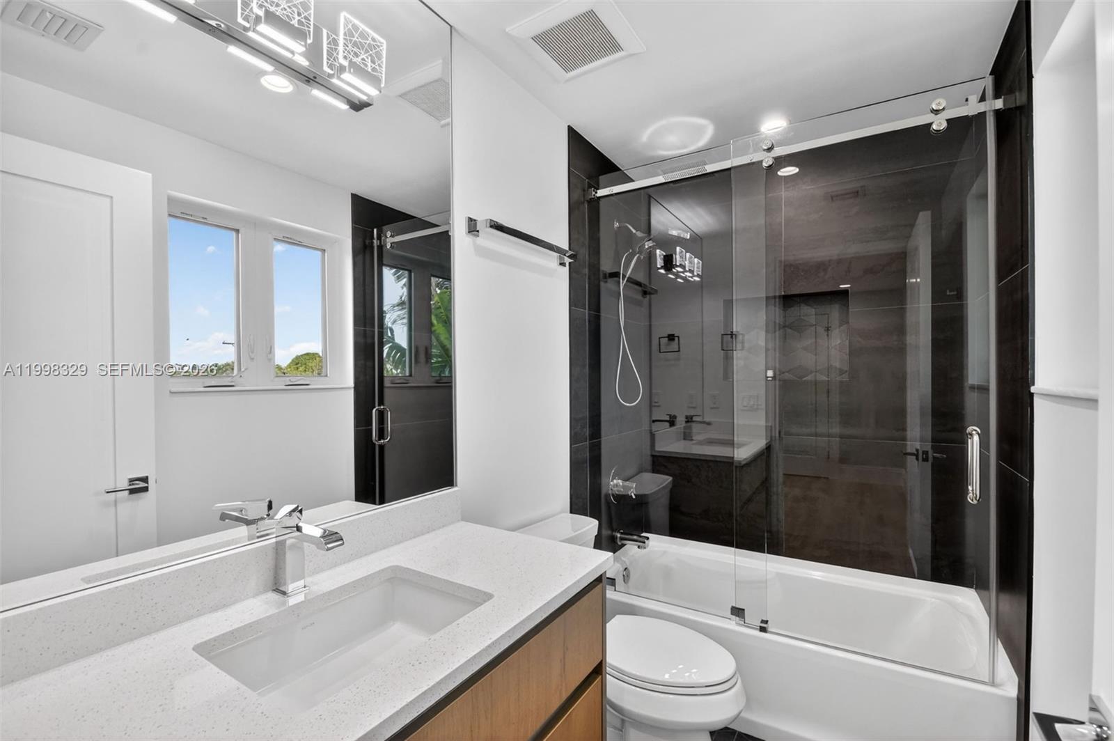 1017 S Palmway, Lake Worth FL 33460